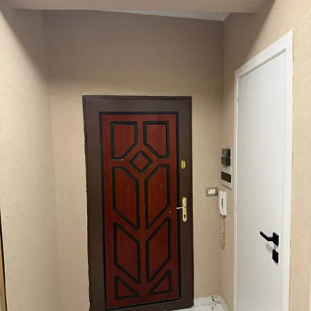 Familiar Apartmán Tirana